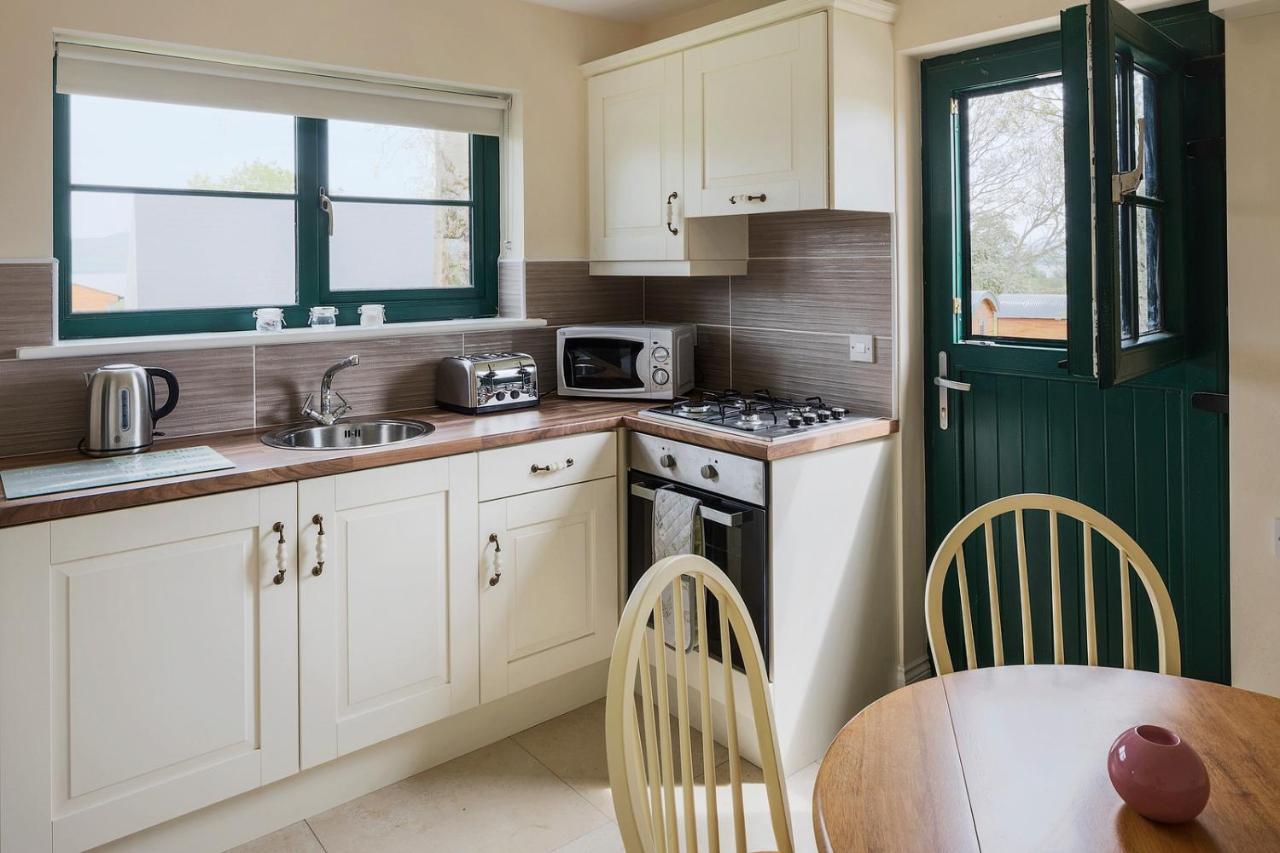 Oakwell Holiday Village Ramelton Exterior photo